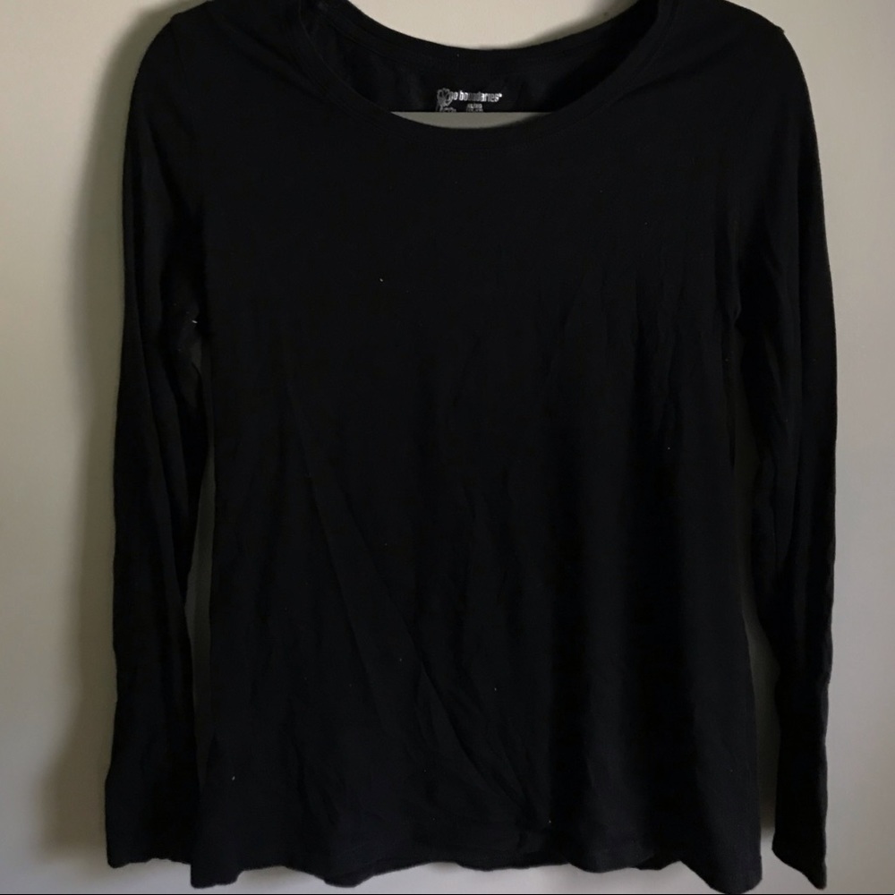 Black no boundaries shirt
